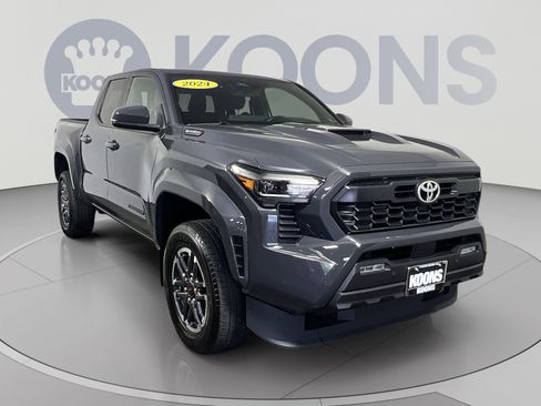Used 2024 Toyota Tacoma TRD Sport w/ TRD Sport Upgrade Package AWD/4WD image 2
