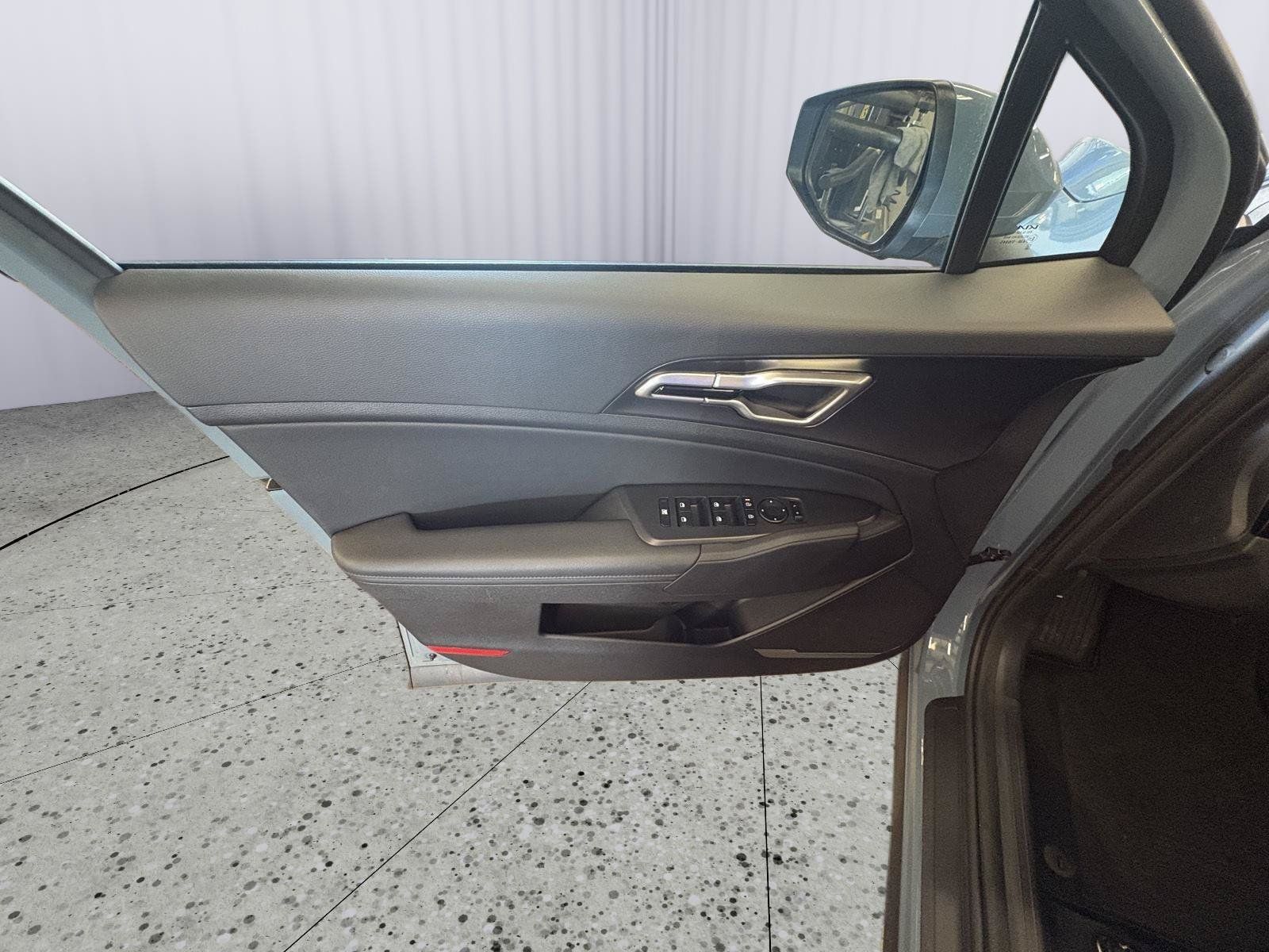 Certified 2026 Kia Sportage EX AWD/4WD image 24