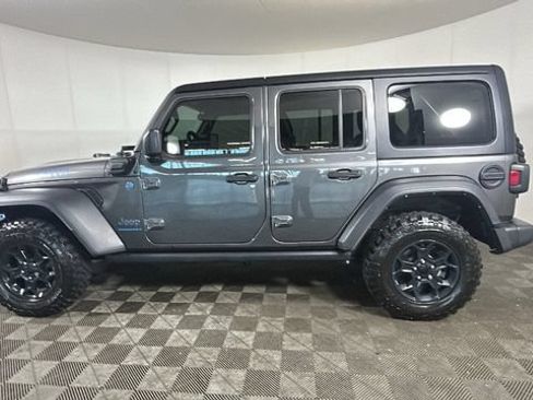 Used 2023 Jeep Wrangler Unlimited w/ Convenience Group AWD/4WD image 5