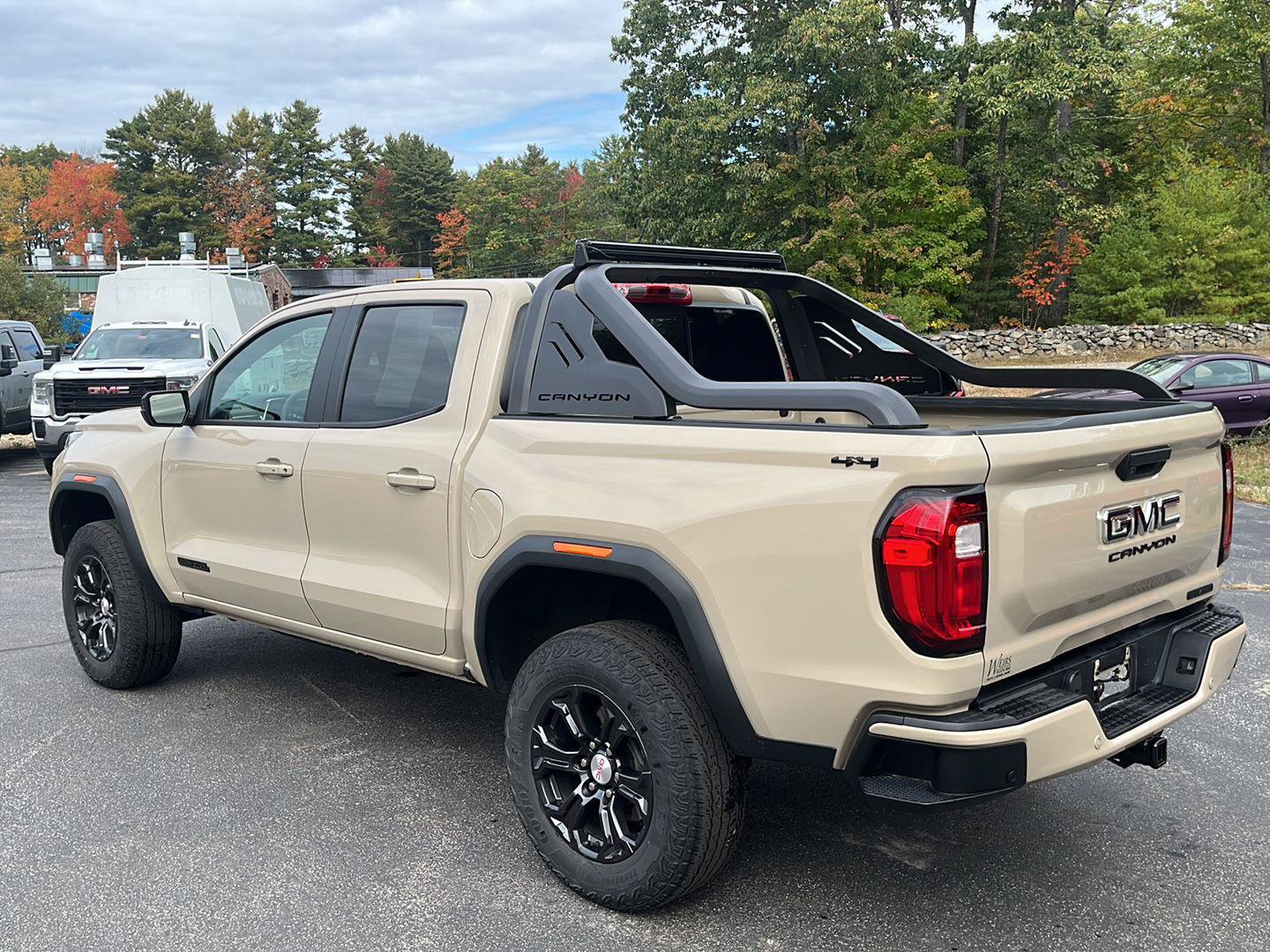 Used 2023 GMC Canyon Elevation w/ LPO, Sports Bar Package AWD/4WD image 3