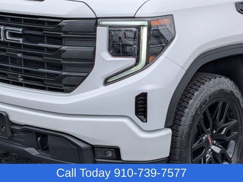Used 2022 GMC Sierra 1500 Elevation w/ Preferred Package AWD/4WD image 9
