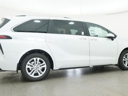 New 2026 Toyota Sienna Limited FWD image 26