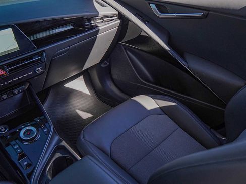 Certified 2025 Kia Niro EX image 27