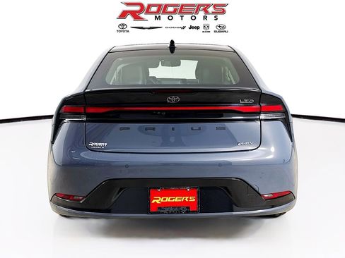 Used 2024 Toyota Prius Limited w/ Limited Premium Package image 6