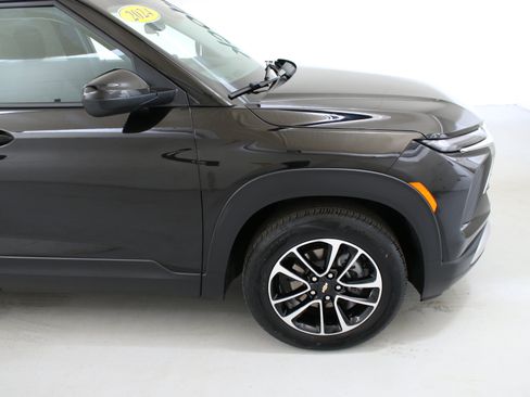 Used 2024 Chevrolet TrailBlazer LT w/ Driver Confidence Package FWD image 11