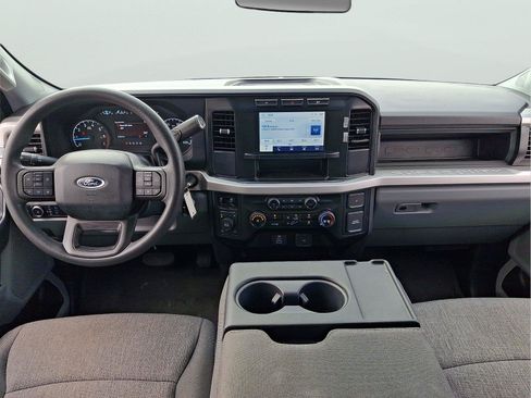 Used 2024 Ford F250 XL w/ STX Appearance Package AWD/4WD image 9