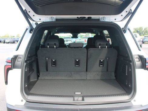 New 2027 Chevrolet Traverse LT w/ Driver Confidence Package FWD image 14