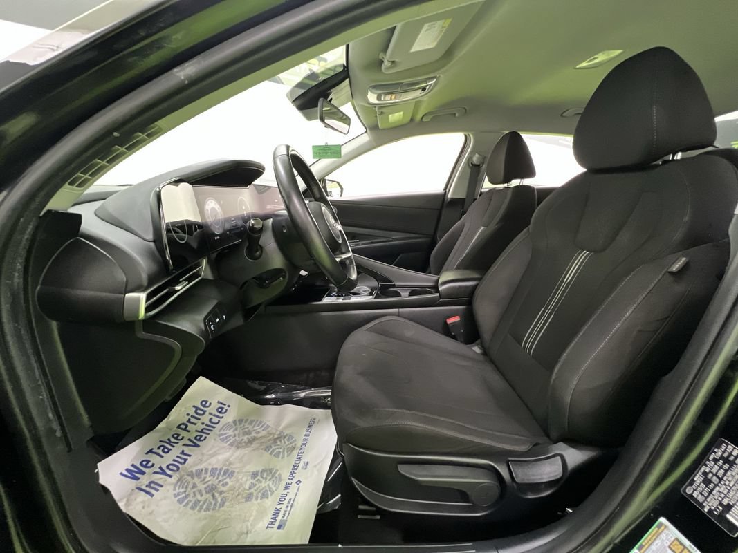 Used 2023 Hyundai Elantra SEL w/ Convenience Package FWD image 16