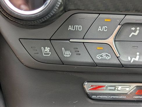 Used 2016 Chevrolet Corvette Z06 w/ 3LZ Preferred Equipment Group RWD image 33