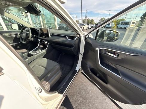 Used 2024 Toyota RAV4 XLE w/ Convenience Package AWD/4WD image 10
