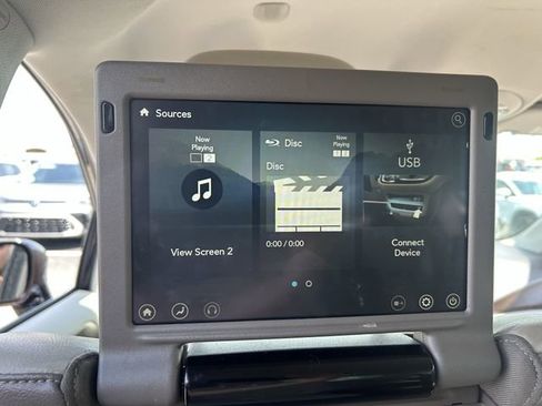 Used 2017 Chrysler Pacifica Touring-L Plus FWD image 27