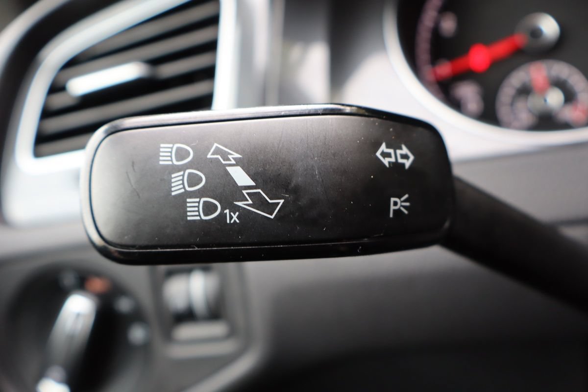 Used 2018 Volkswagen Golf S FWD image 31