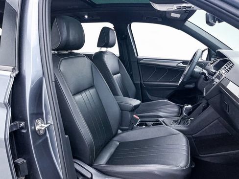 Used 2022 Volkswagen Tiguan SE R-Line image 35