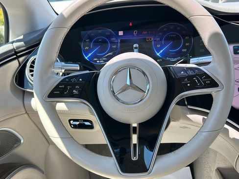 Used 2023 Mercedes-Benz EQS 580 4MATIC Sedan image 18