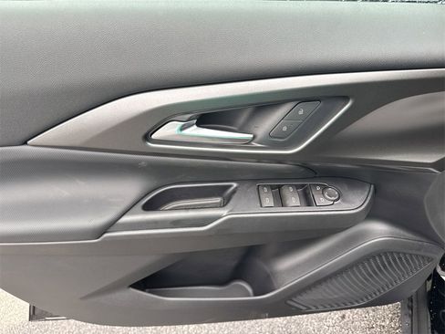 New 2026 Chevrolet Equinox EV LT image 15