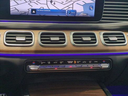 Used 2025 Mercedes-Benz GLS 450 4MATIC image 15