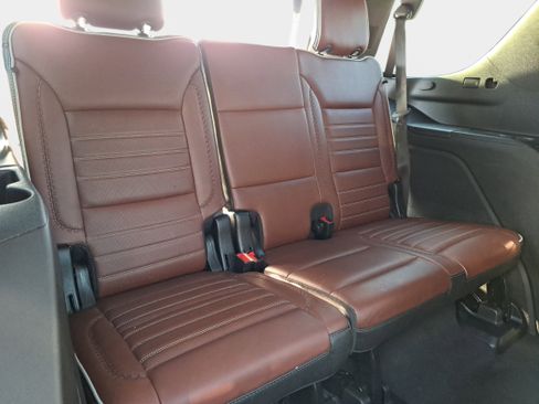Used 2023 GMC Yukon Denali Ultimate AWD/4WD image 12