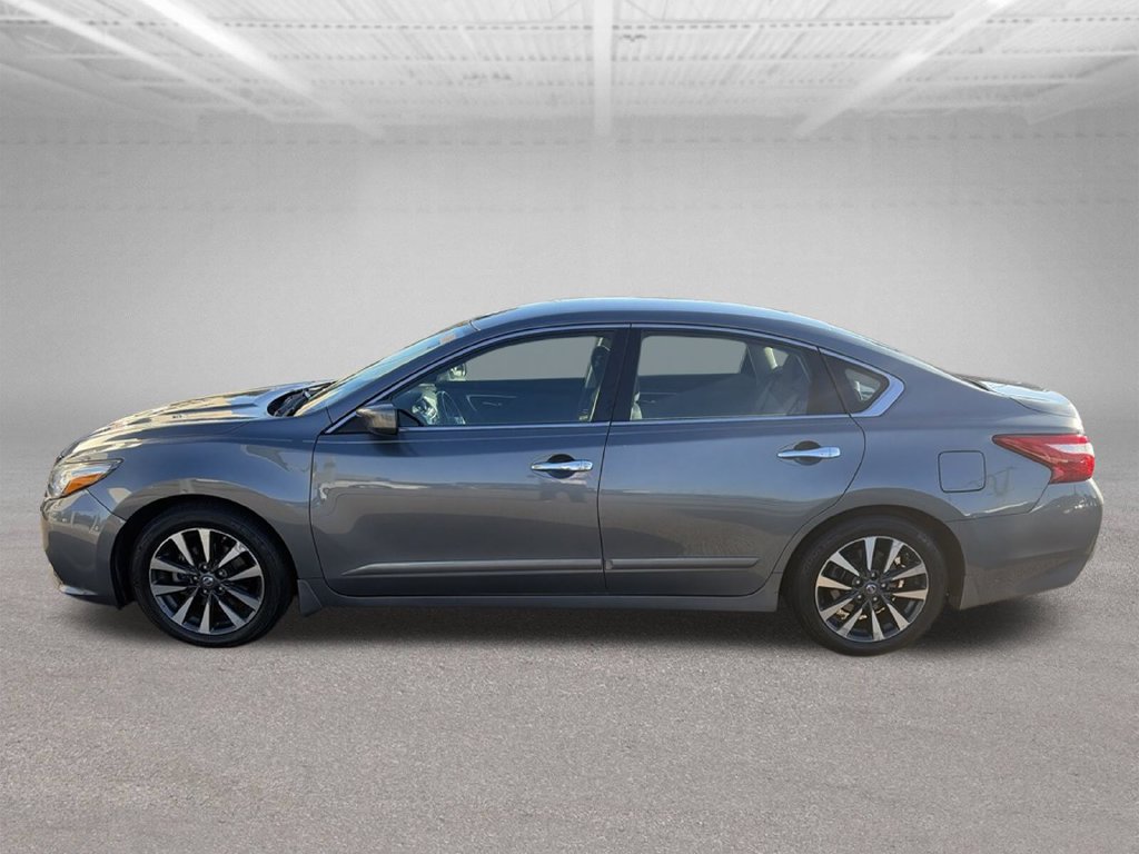 Used 2016 Nissan Altima 2.5 SV FWD image 2