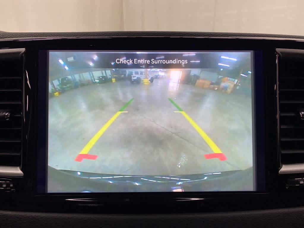 Used 2023 Chrysler Pacifica Touring-L FWD image 27