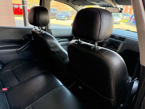 Used 2007 Ford Focus ZX5 Hatchback image 13