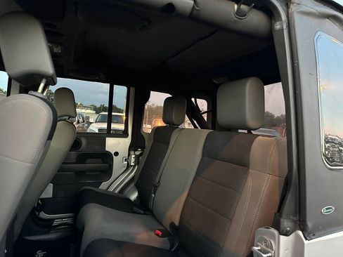 Used 2007 Jeep Wrangler Unlimited X RWD image 23