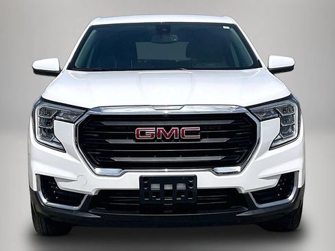 Used 2024 GMC Terrain SLE FWD image 3