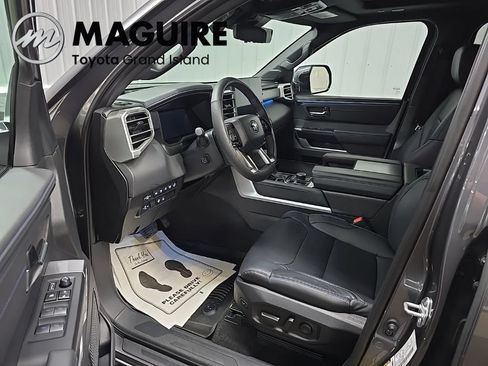 Used 2024 Toyota Sequoia Platinum AWD/4WD image 34