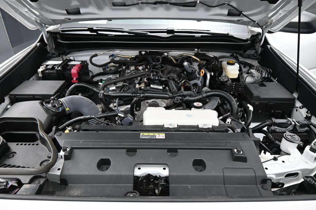 Used 2025 Toyota Tacoma SR AWD/4WD image 27