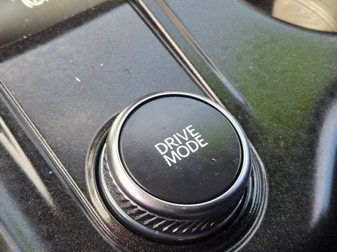 Used 2025 Ford Explorer ST-Line AWD/4WD image 33