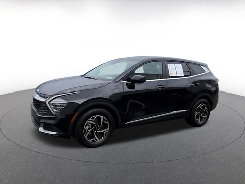 Used 2025 Kia Sportage LX FWD image 7