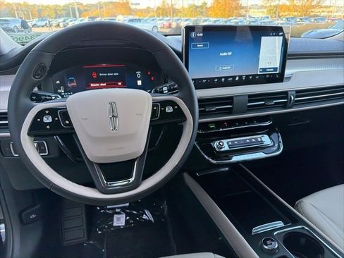 New 2026 Lincoln Corsair Premiere image 9