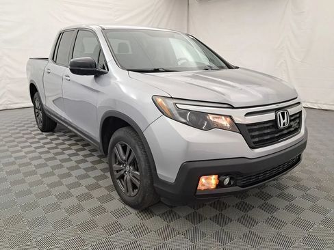 Used 2019 Honda Ridgeline Sport image 2