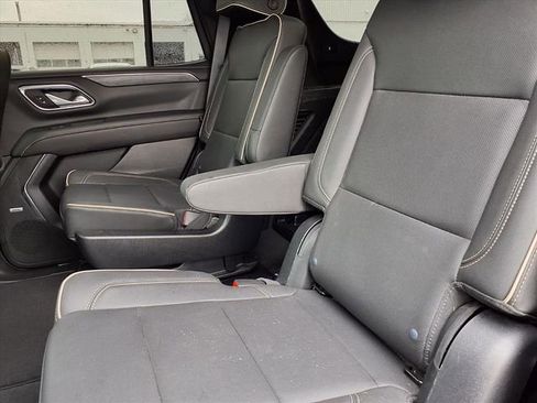 Used 2022 GMC Yukon SLT w/ SLT Premium Package image 7