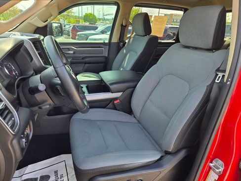 Used 2019 RAM 1500 Big Horn AWD/4WD image 17