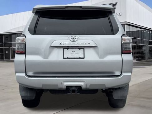 Used 2017 Toyota 4Runner SR5 image 6