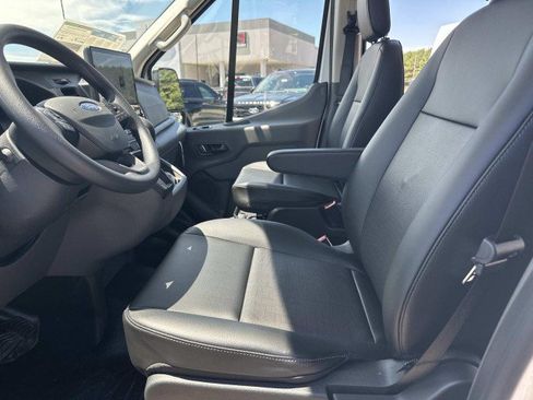 New 2026 Ford Transit 250 148 Medium Roof w/ Load Area Protection Package RWD image 9