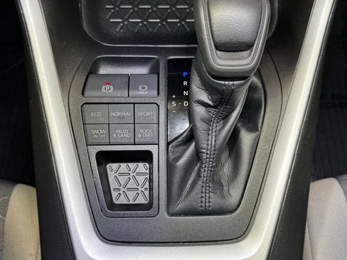 Used 2023 Toyota RAV4 XLE AWD/4WD image 34