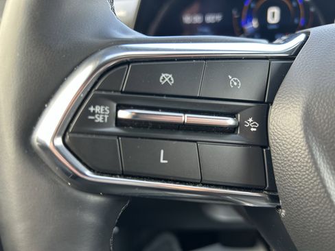 Used 2025 Chevrolet Equinox LT w/ Convenience Package II AWD/4WD image 22