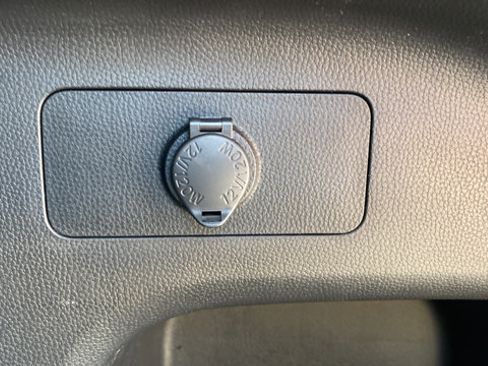 Used 2021 Toyota RAV4 XLE Premium AWD/4WD image 30