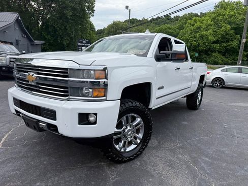 Used 2015 Chevrolet Silverado 2500 High Country w/ Duramax Plus Package AWD/4WD image 24