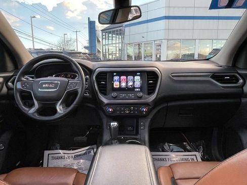 Certified 2017 GMC Acadia SLT image 3