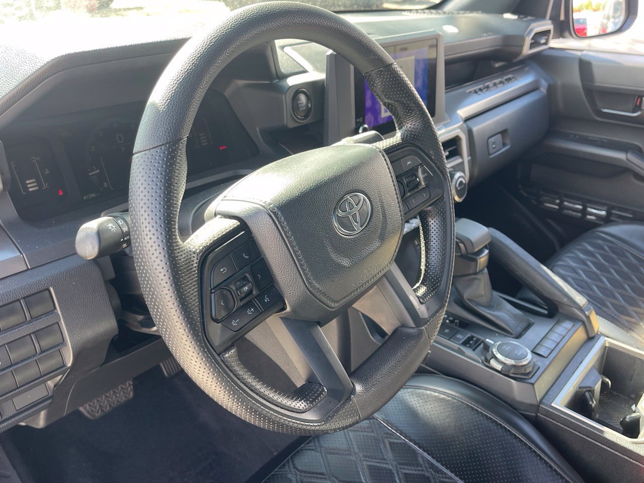 Used 2024 Toyota Tacoma SR5 AWD/4WD image 8