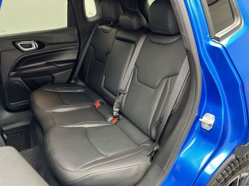 Used 2025 Jeep Compass Trailhawk AWD/4WD image 9