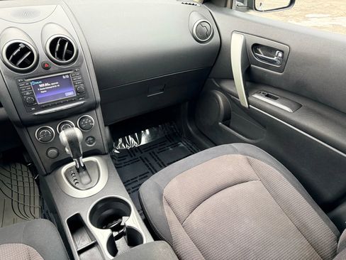 Used 2011 Nissan Rogue SV w/ Premium Pkg image 9
