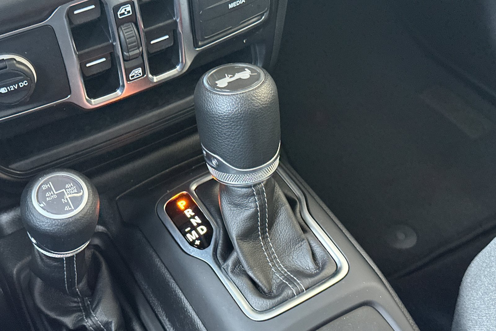 Used 2025 Jeep Wrangler Unlimited Sahara AWD/4WD image 21