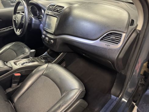 Used 2017 Dodge Journey Crossroad w/ Popular Equipment Group image 13