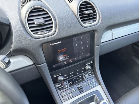 Used 2025 Porsche 718 Cayman image 23