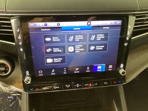 Used 2022 Jeep Grand Wagoneer Series I AWD/4WD image 27