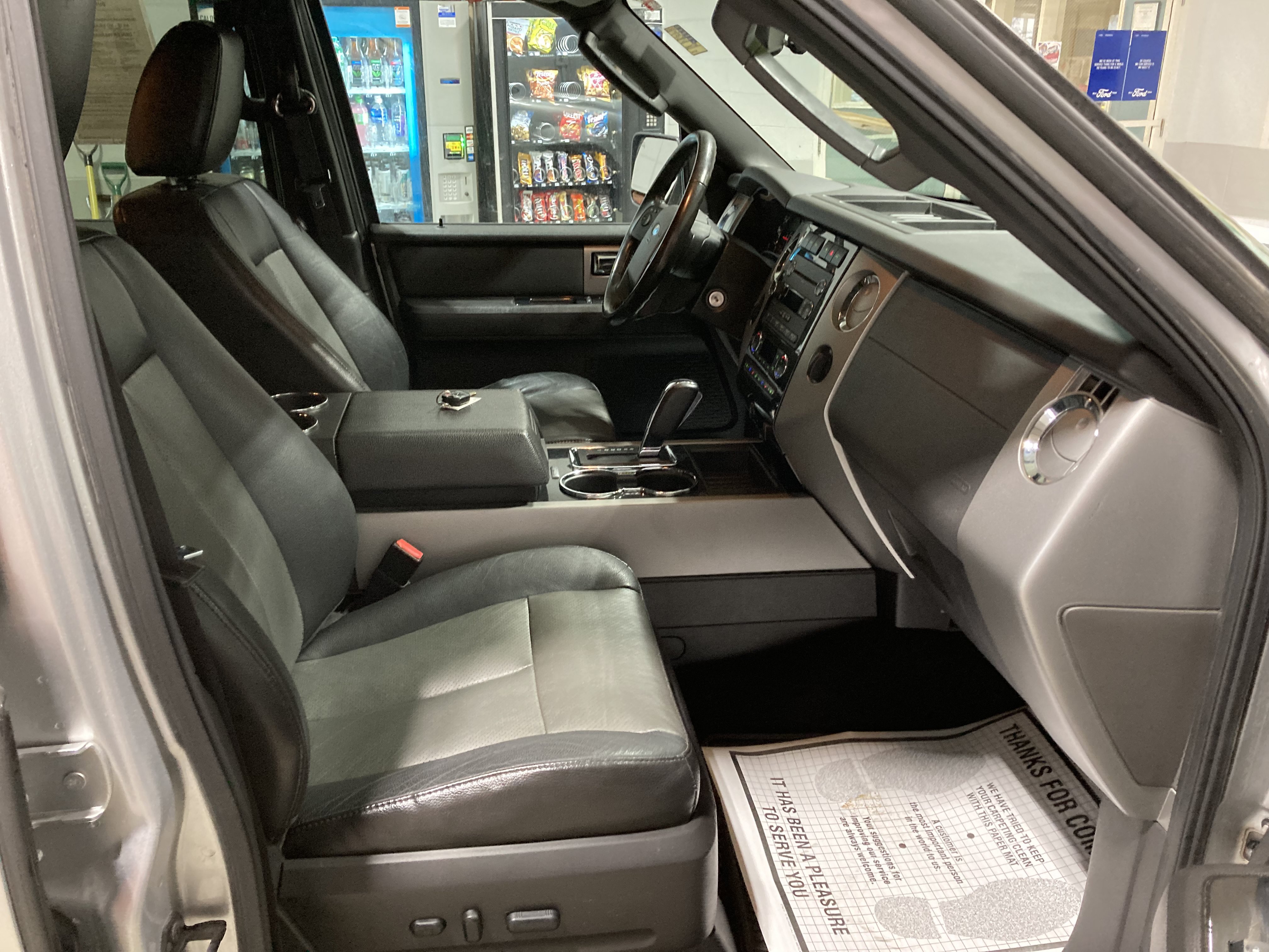 Used 2011 Ford Expedition XLT w/ 202A Rapid Spec Order Code AWD/4WD image 4