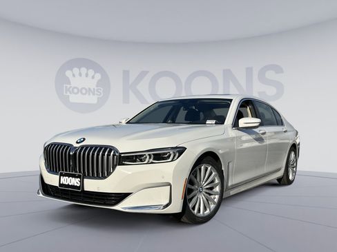 Used 2022 BMW 740i xDrive w/ Premium Package image 1